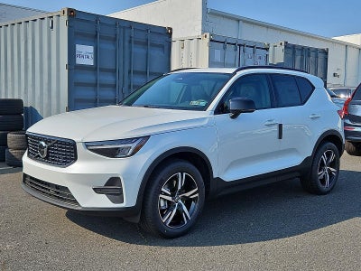 2026 Volvo XC40 B5 AWD Core