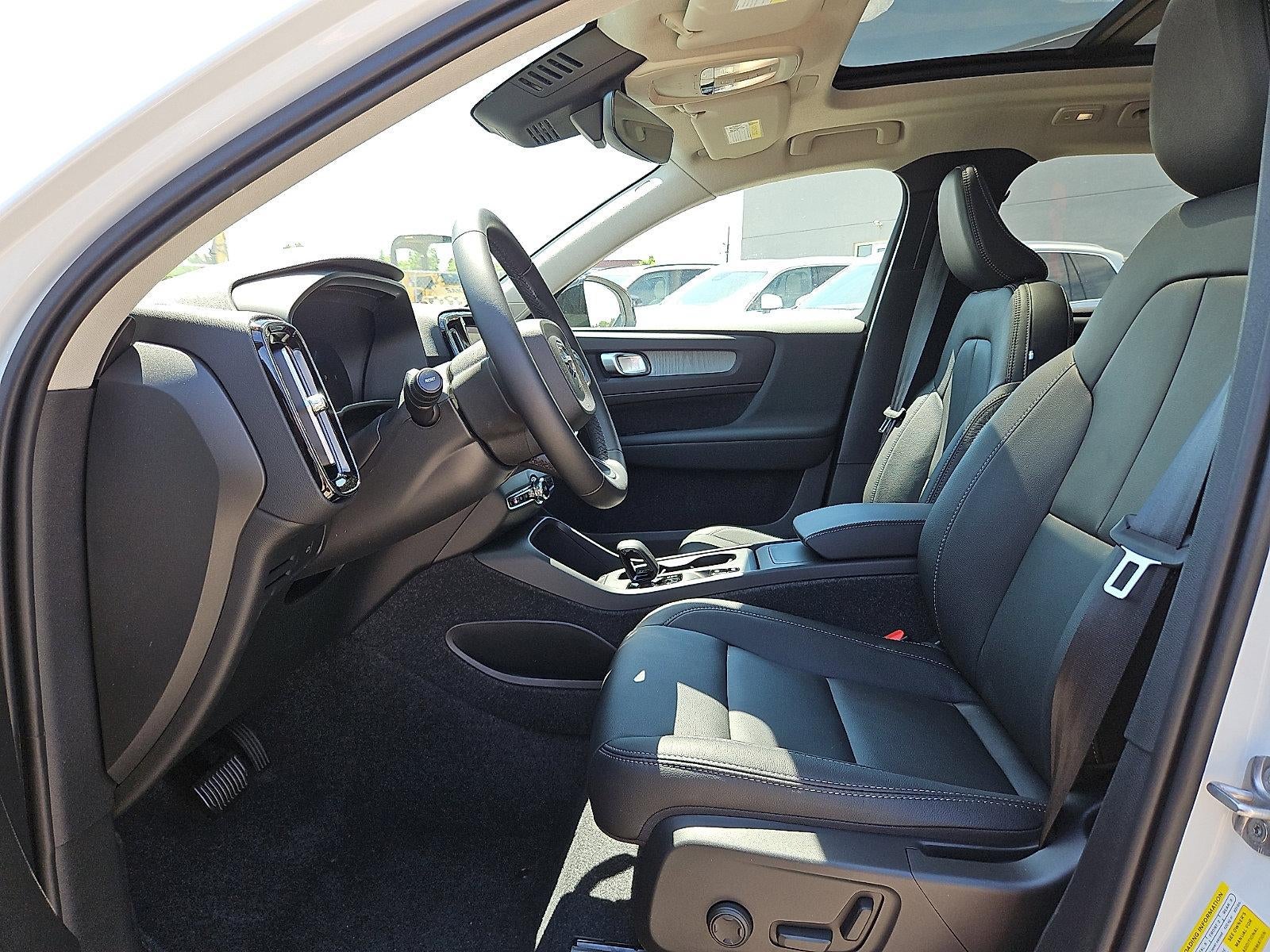 2026 Volvo XC40 B5 AWD Core