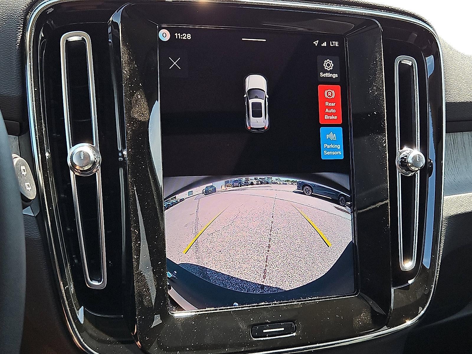 2026 Volvo XC40 B5 AWD Core