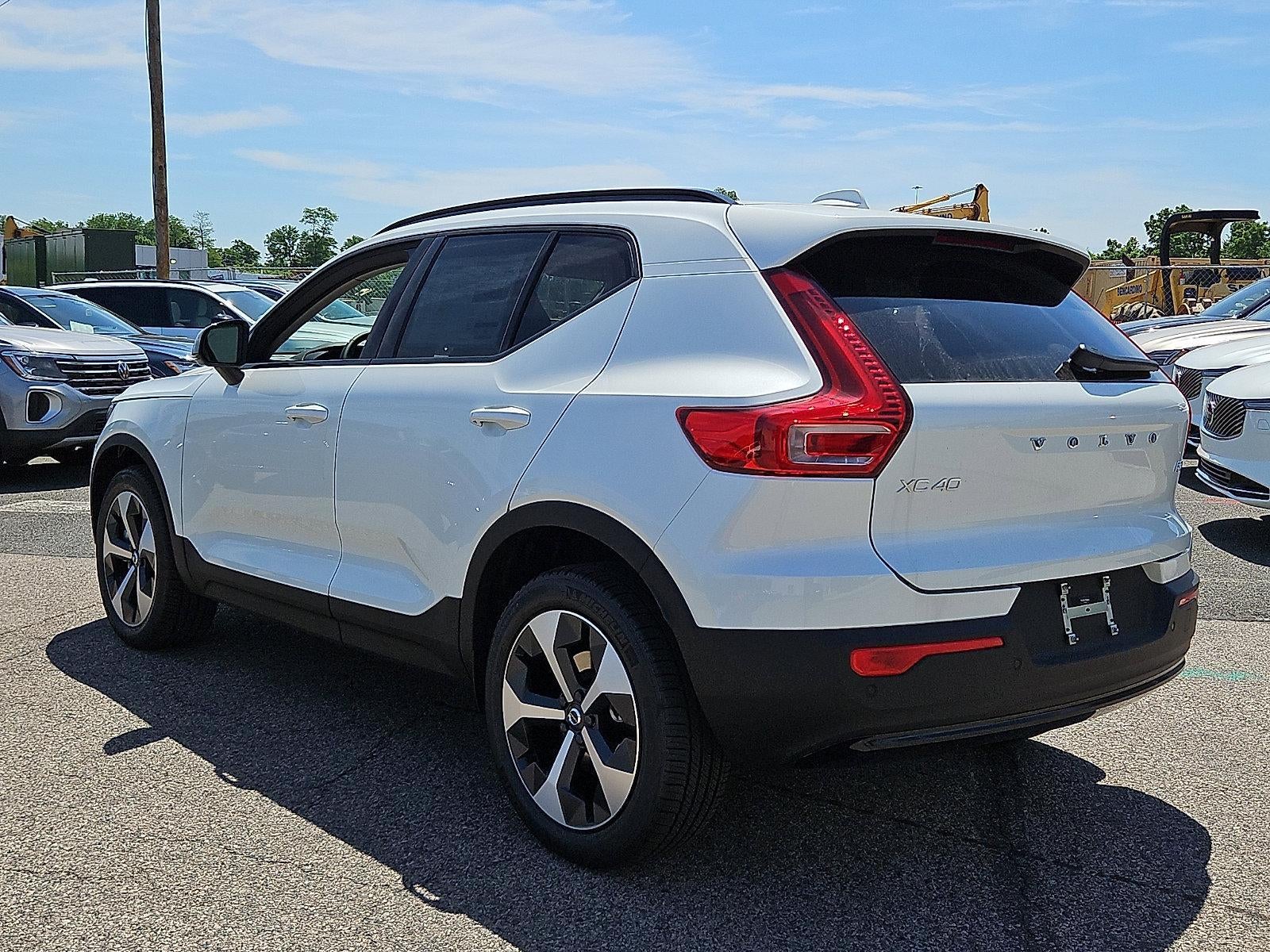2026 Volvo XC40 B5 AWD Core