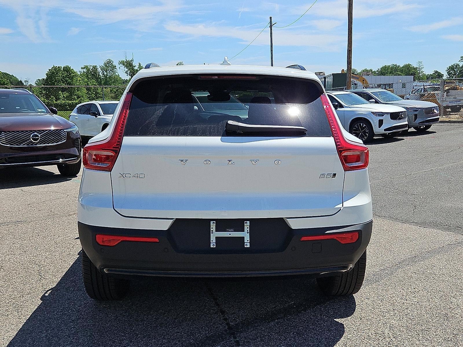 2026 Volvo XC40 B5 AWD Core