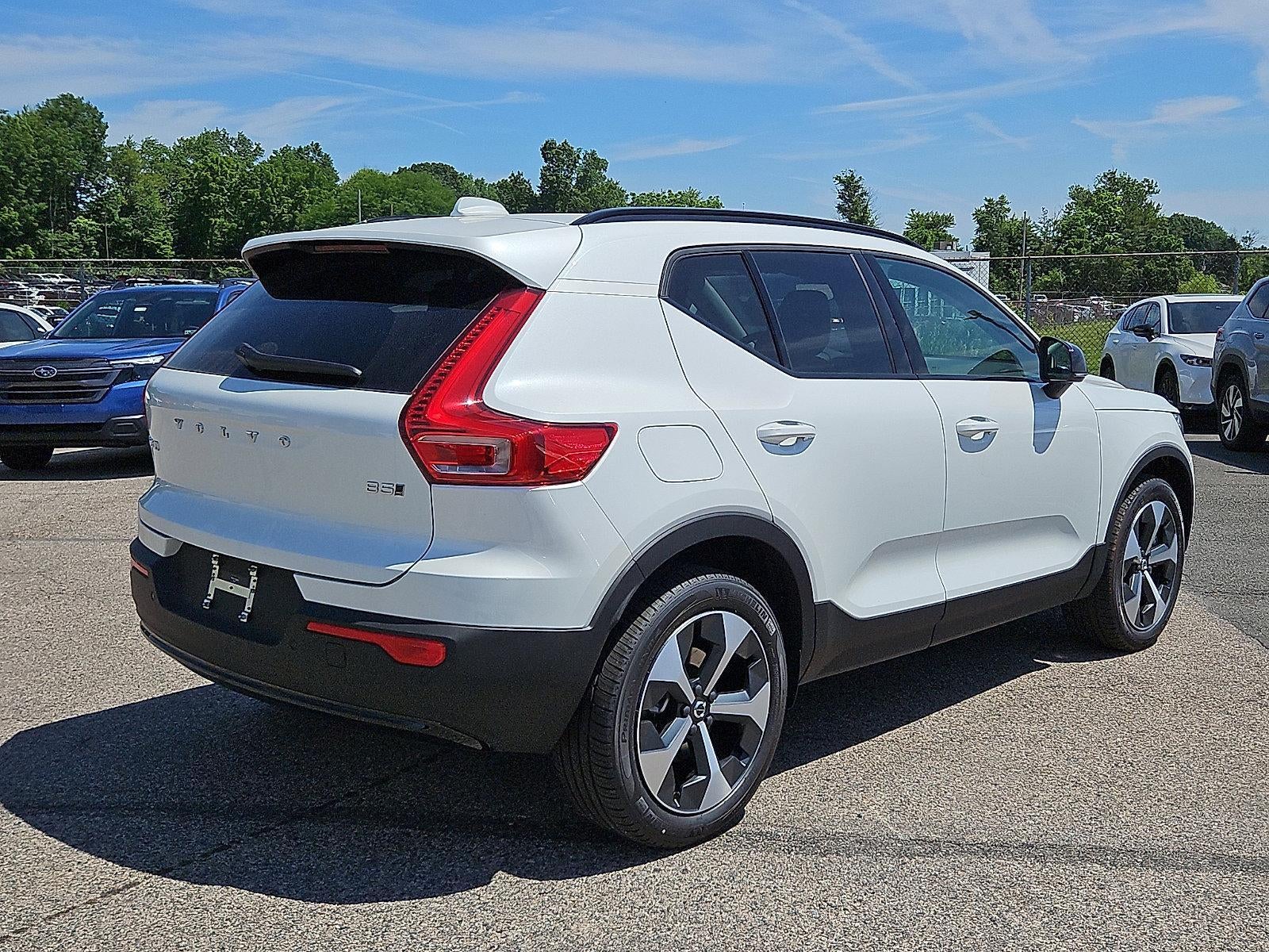 2026 Volvo XC40 B5 AWD Core