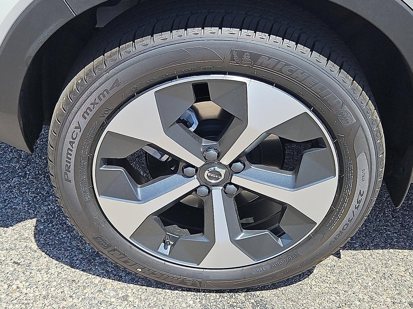 2026 Volvo XC40 B5 AWD Core