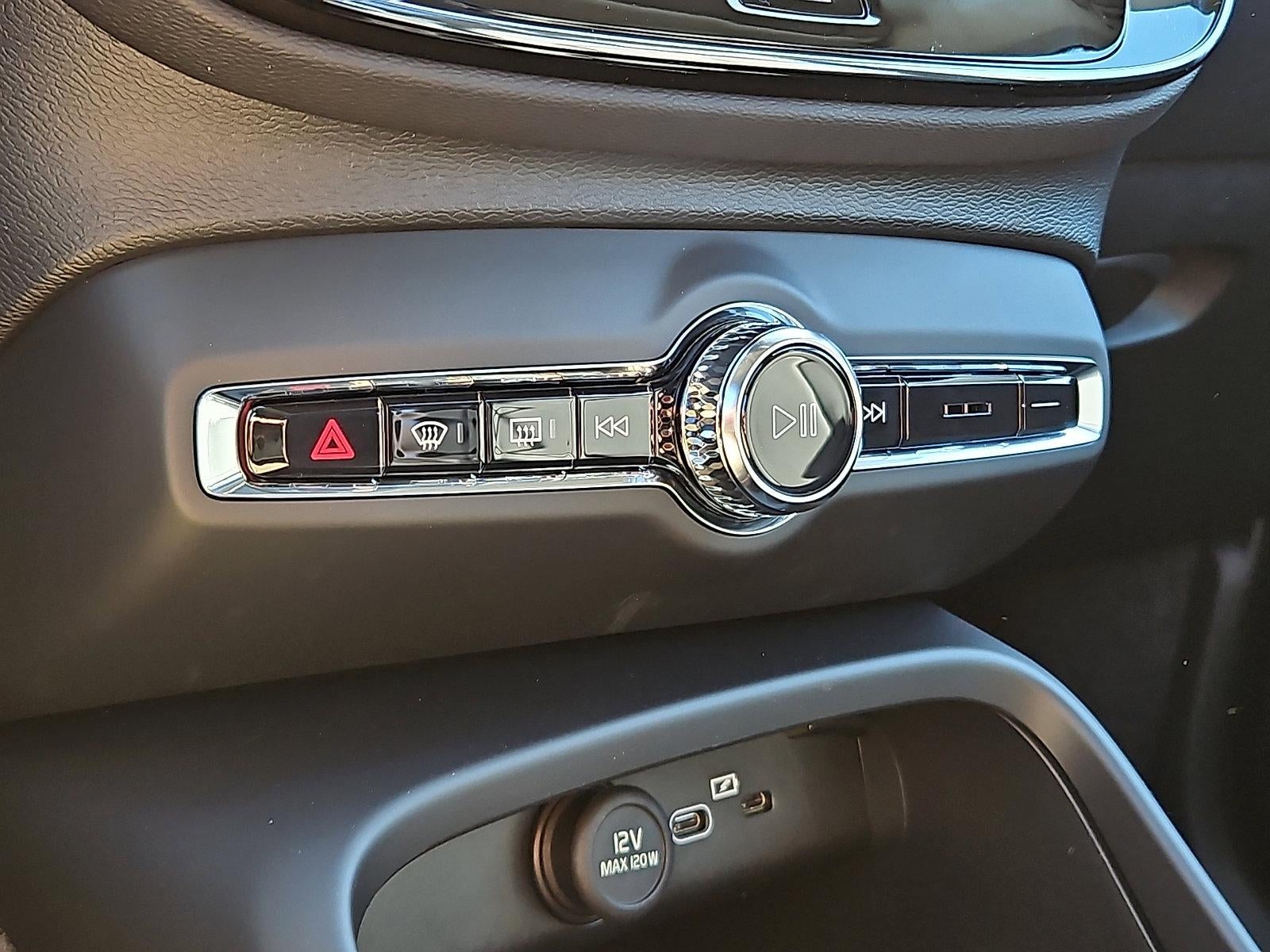 2026 Volvo XC40 B5 AWD Core