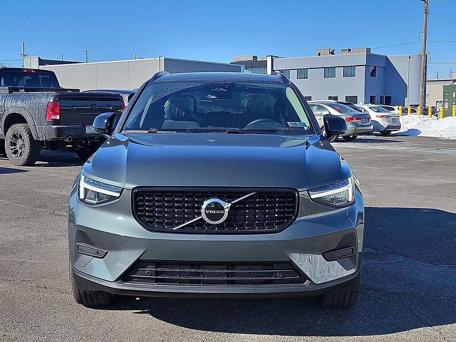 2026 Volvo XC40 B5 AWD Core