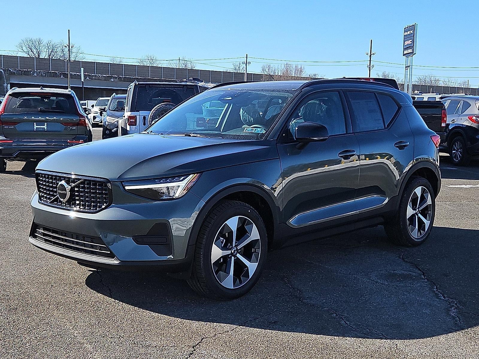 2026 Volvo XC40 B5 AWD Core