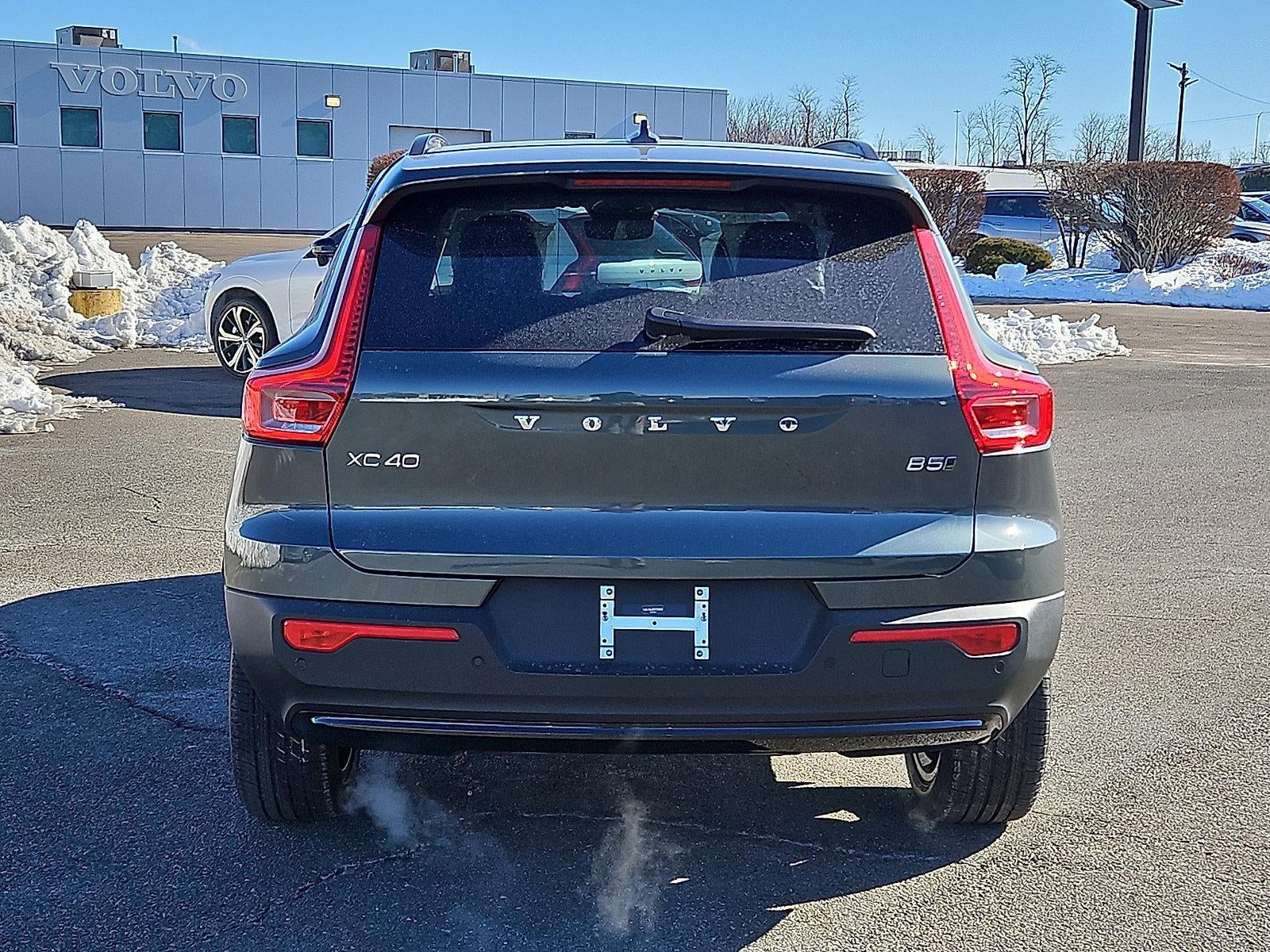 2026 Volvo XC40 B5 AWD Core