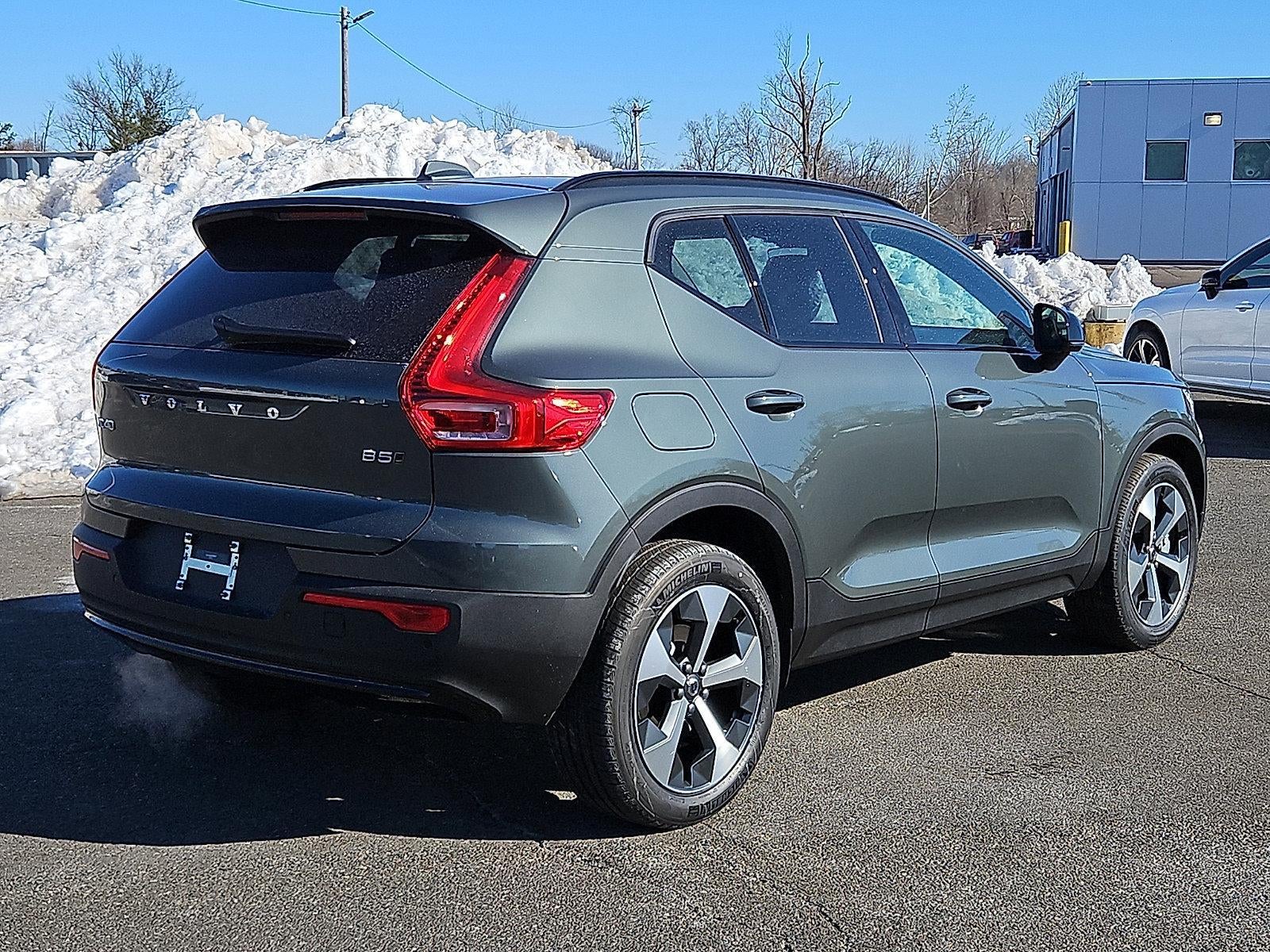 2026 Volvo XC40 B5 AWD Core