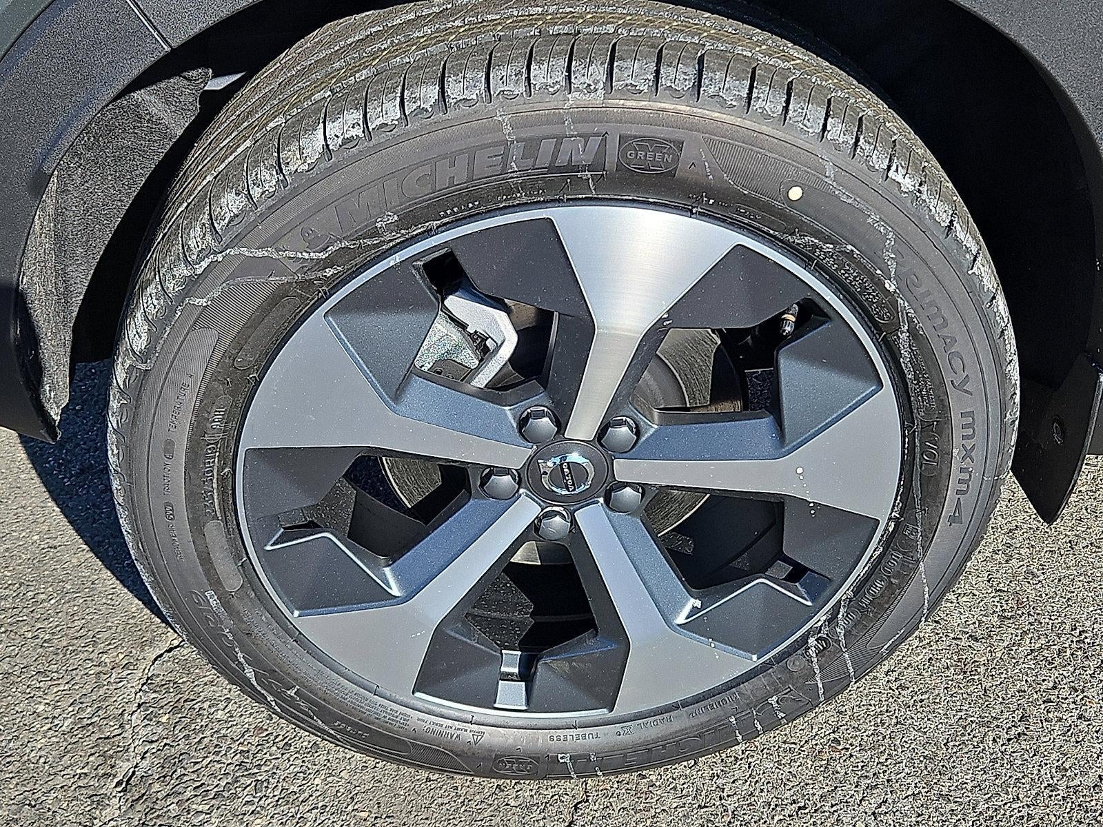 2026 Volvo XC40 B5 AWD Core