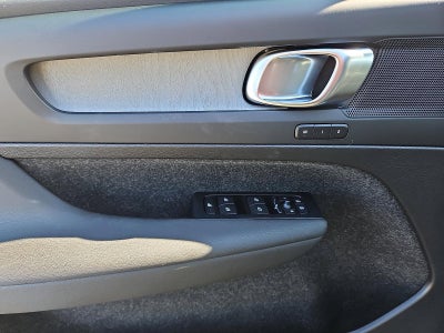 2026 Volvo XC40 B5 AWD Core