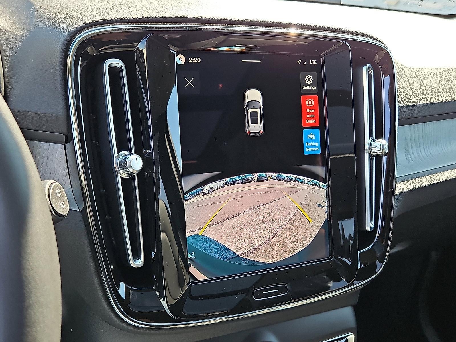 2026 Volvo XC40 B5 AWD Core