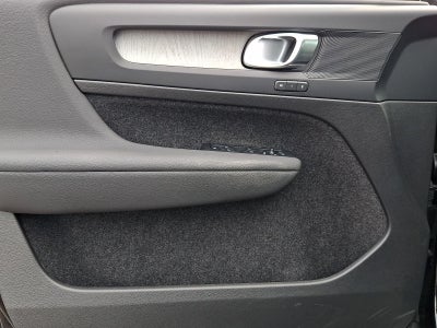 2024 Volvo XC40 B5 AWD Core Bright Theme