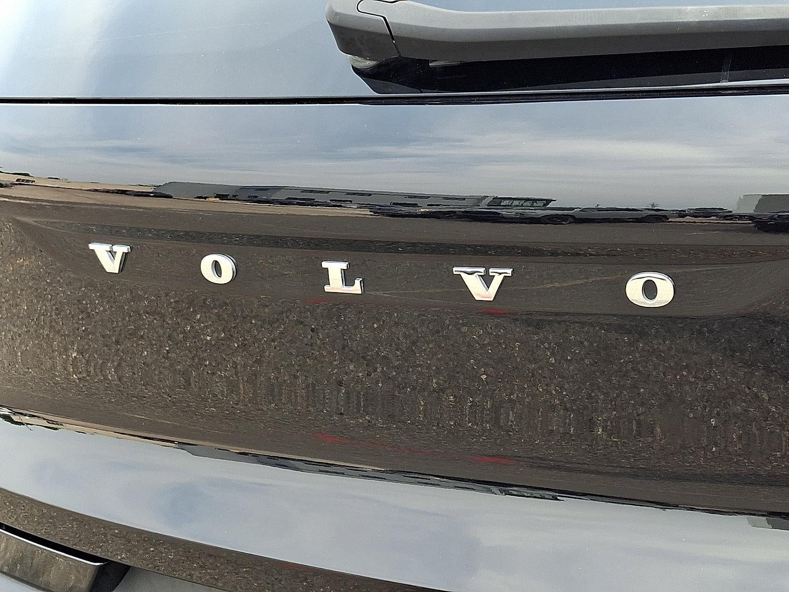 2024 Volvo XC40 B5 AWD Core Bright Theme