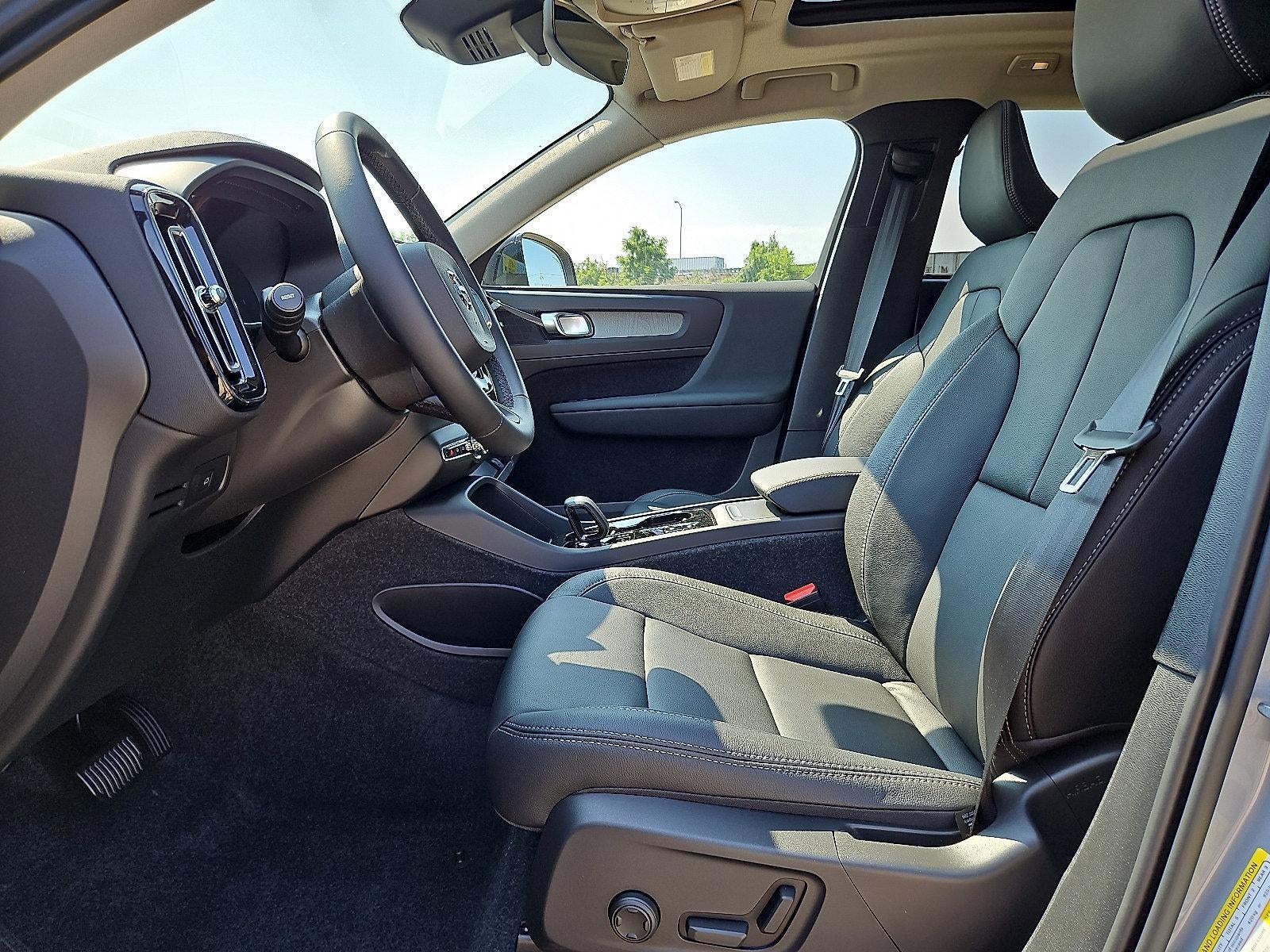 2026 Volvo XC40 B5 AWD Core