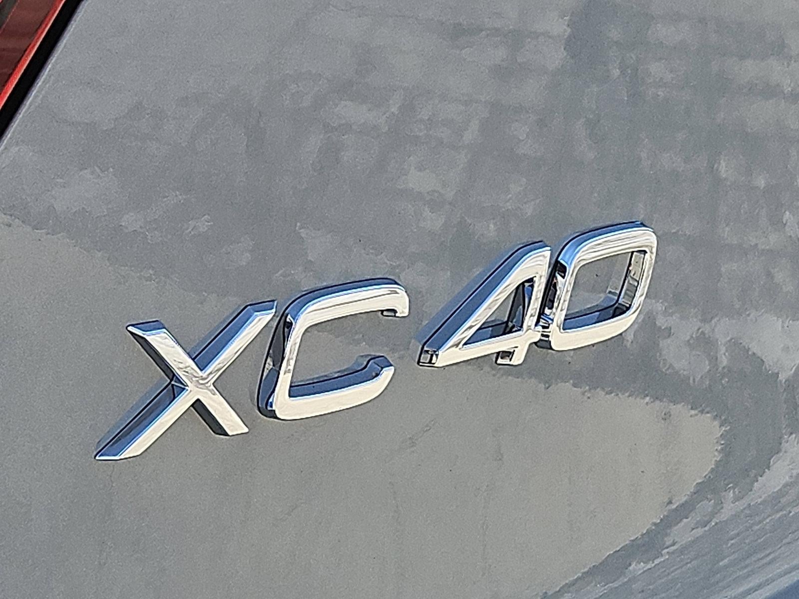 2026 Volvo XC40 B5 AWD Core
