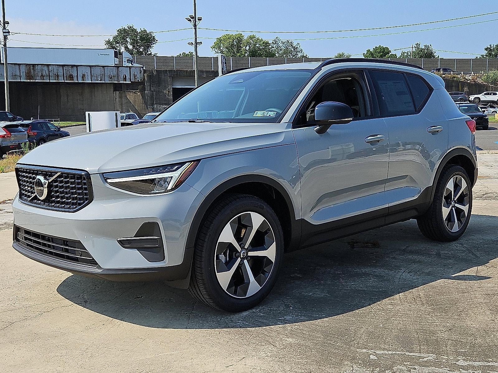 2026 Volvo XC40 B5 AWD Core