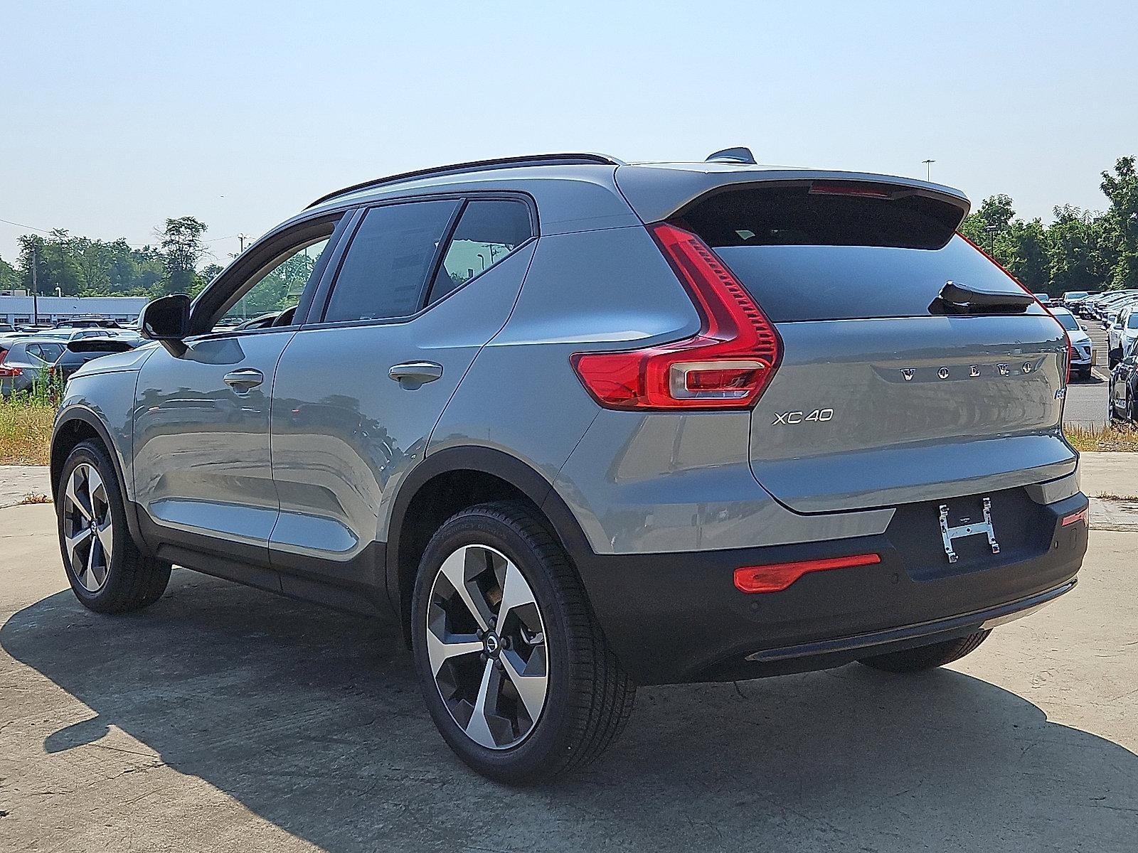 2026 Volvo XC40 B5 AWD Core