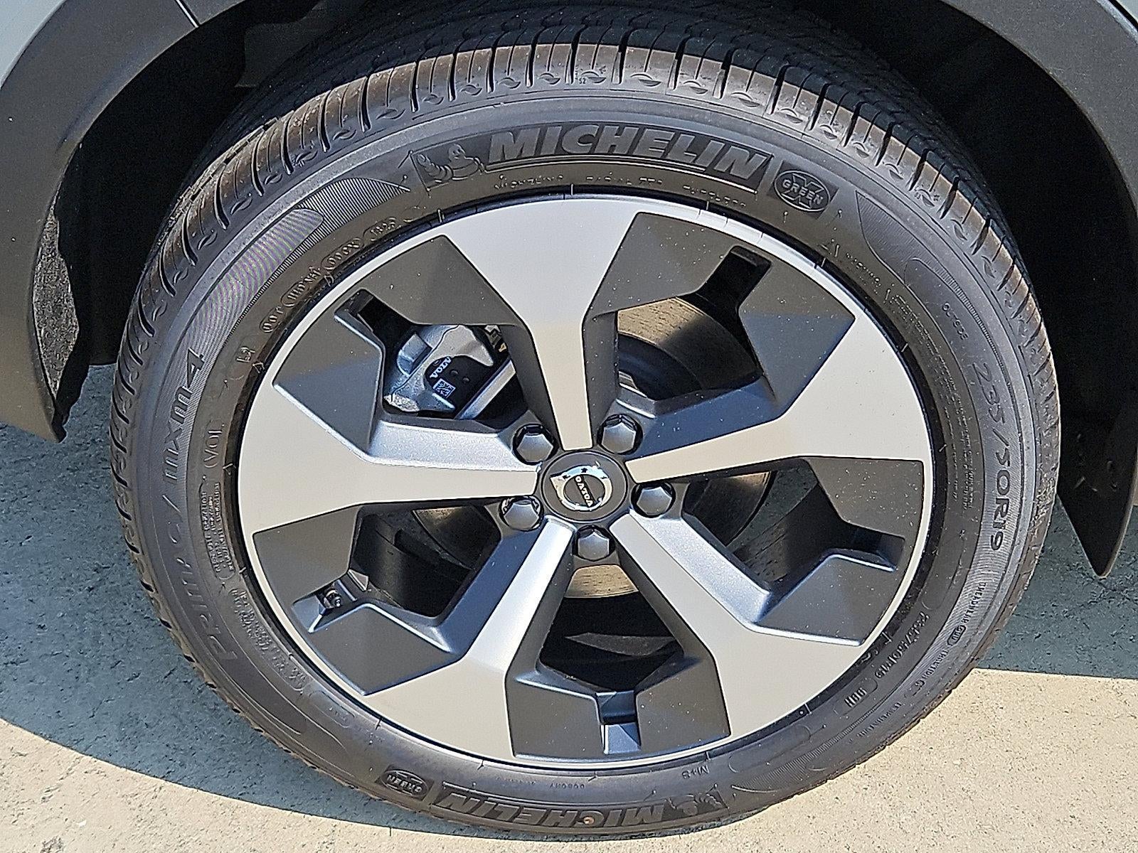 2026 Volvo XC40 B5 AWD Core