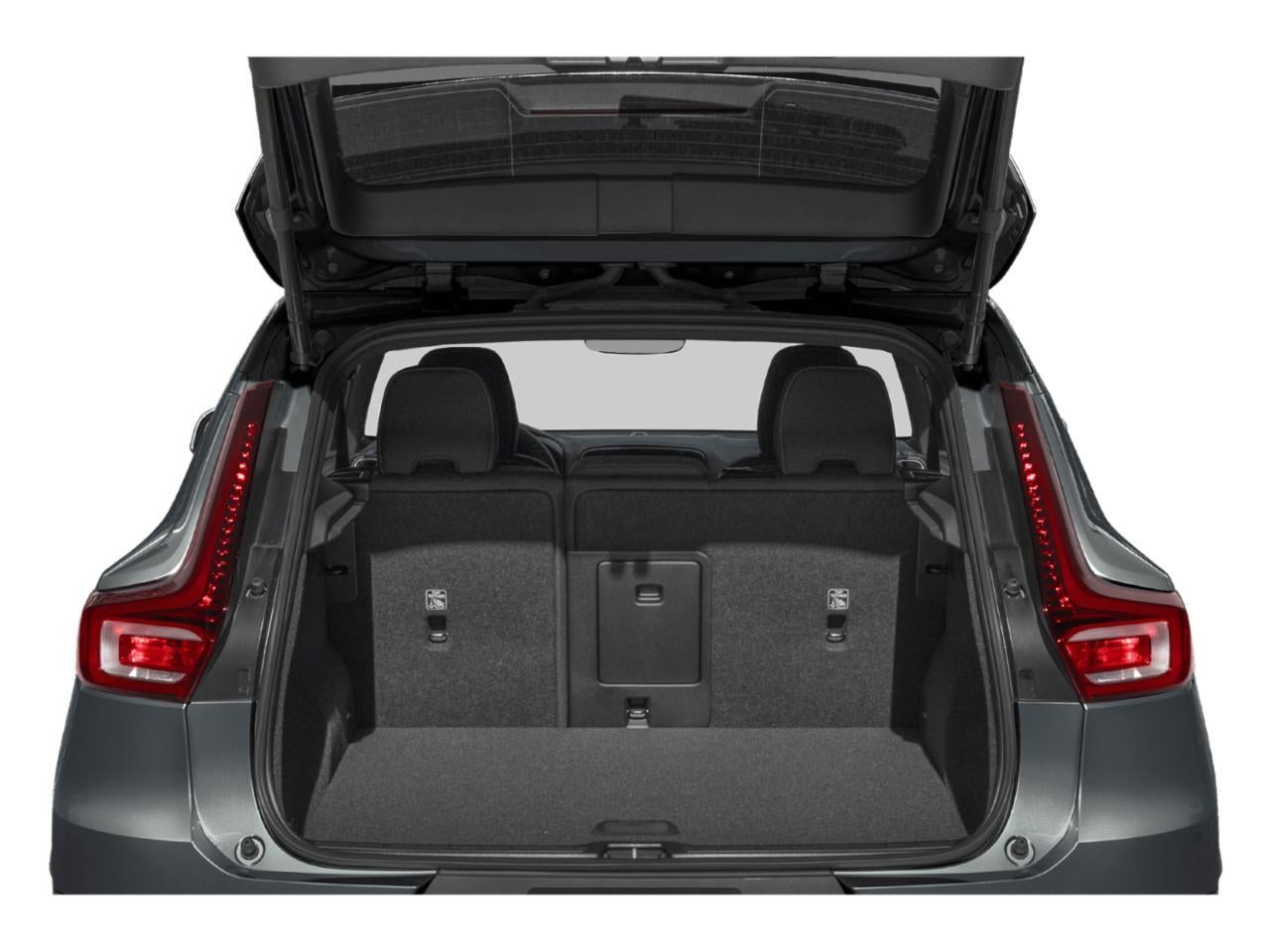 2026 Volvo XC40 B5 AWD Core