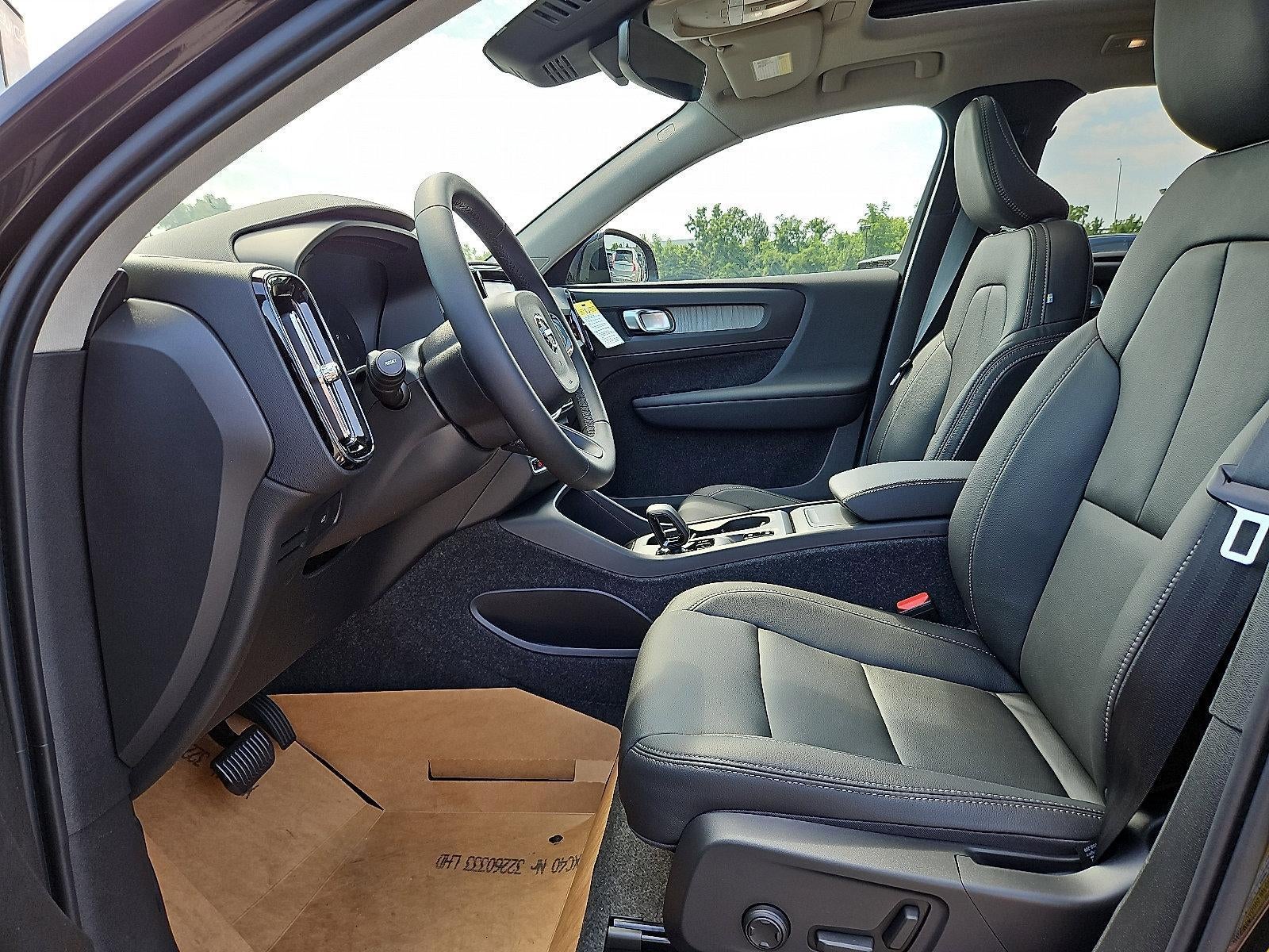 2026 Volvo XC40 B5 AWD Core