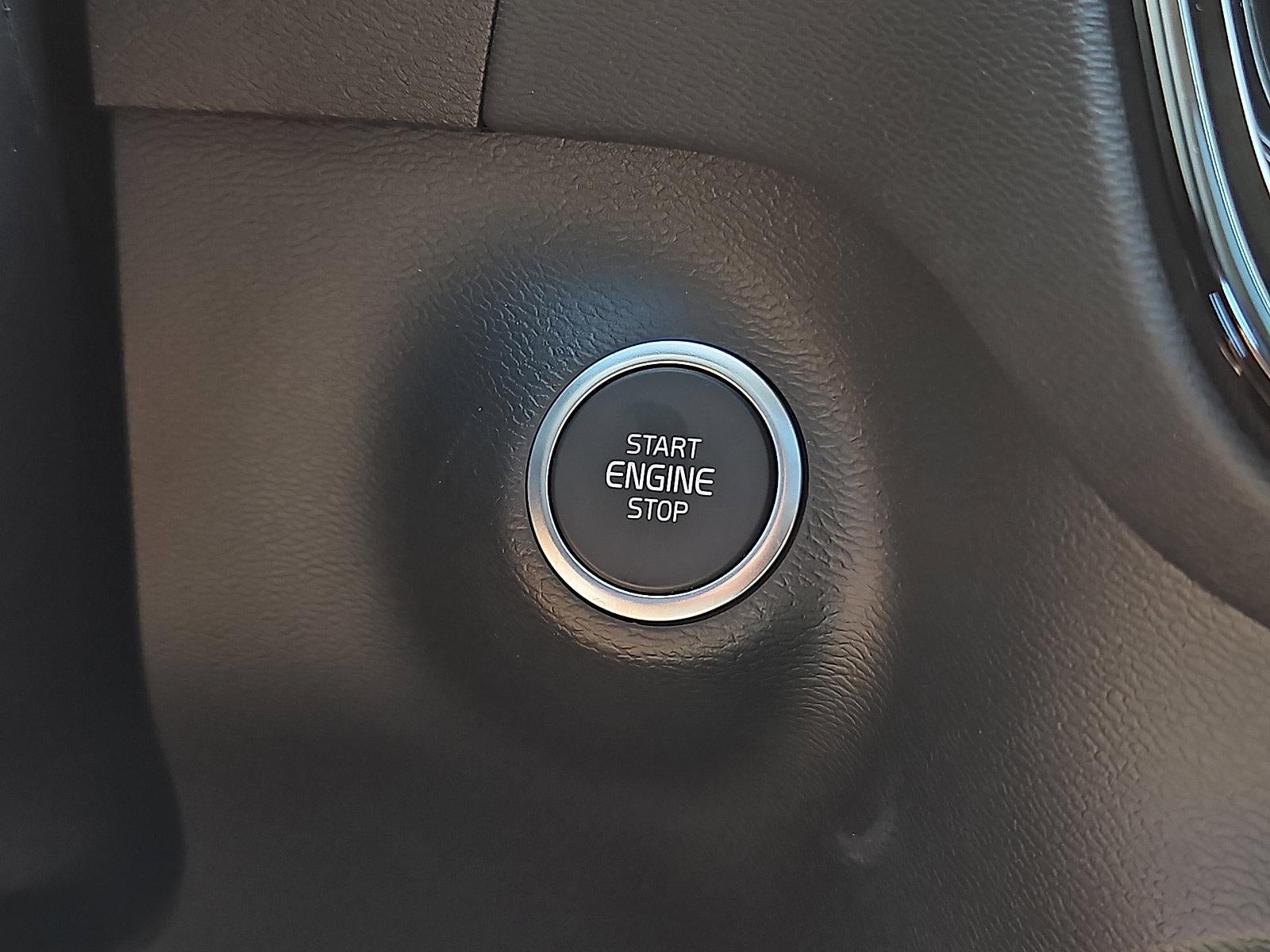 2026 Volvo XC40 B5 AWD Core