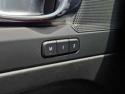 2026 Volvo XC40 B5 AWD Core