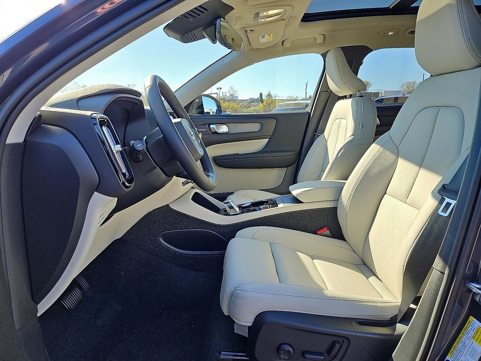 2026 Volvo XC40 B5 AWD Ultra