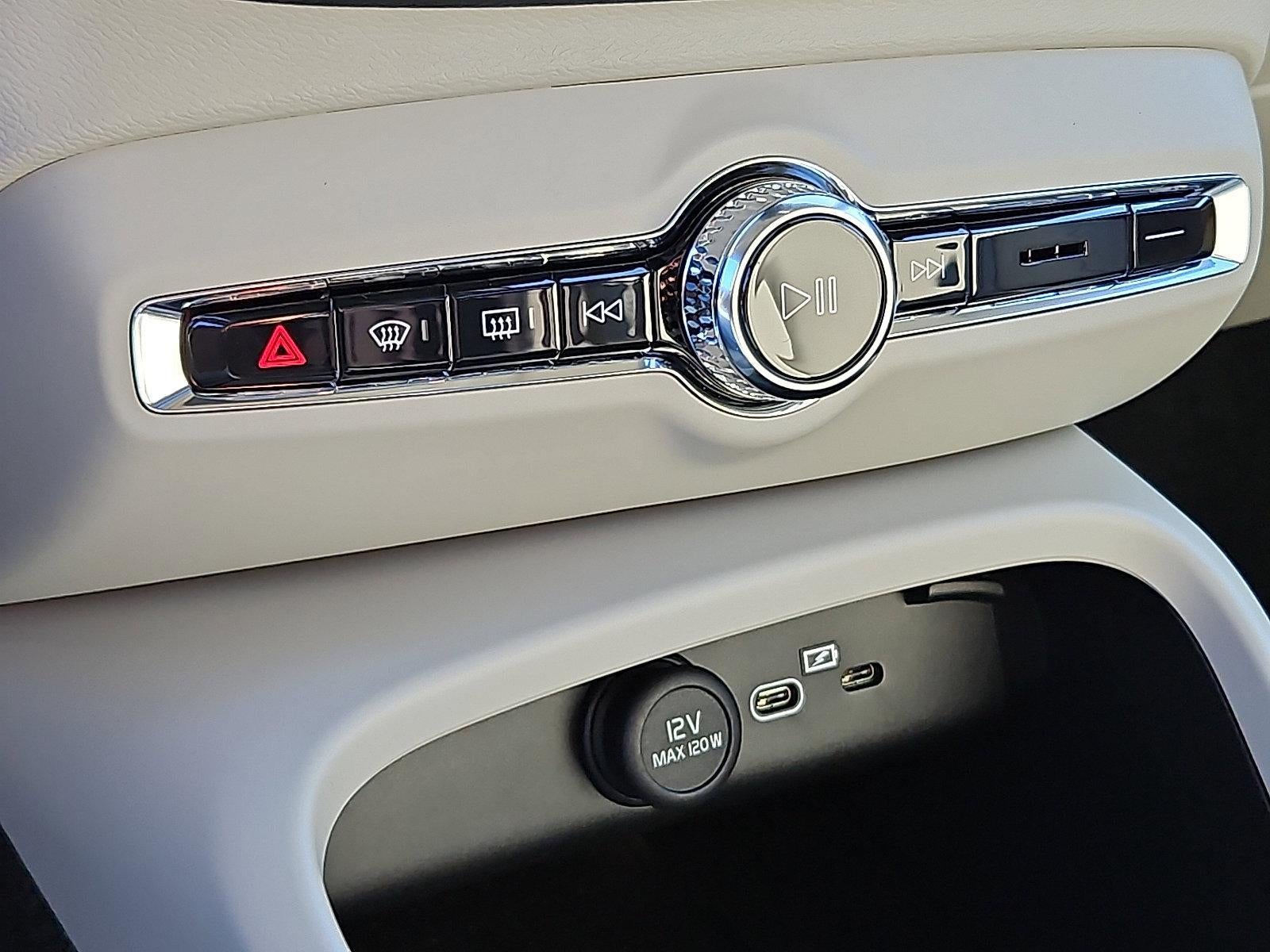 2026 Volvo XC40 B5 AWD Ultra