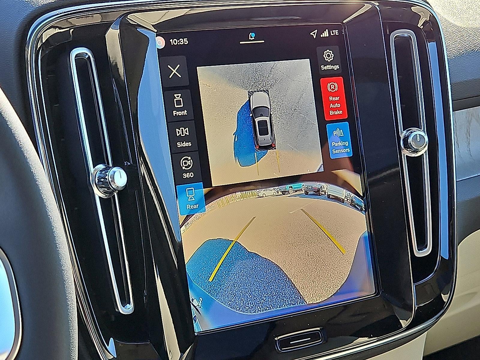 2026 Volvo XC40 B5 AWD Ultra