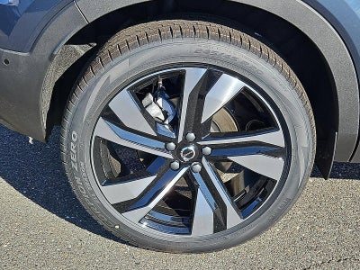 2026 Volvo XC40 B5 AWD Ultra