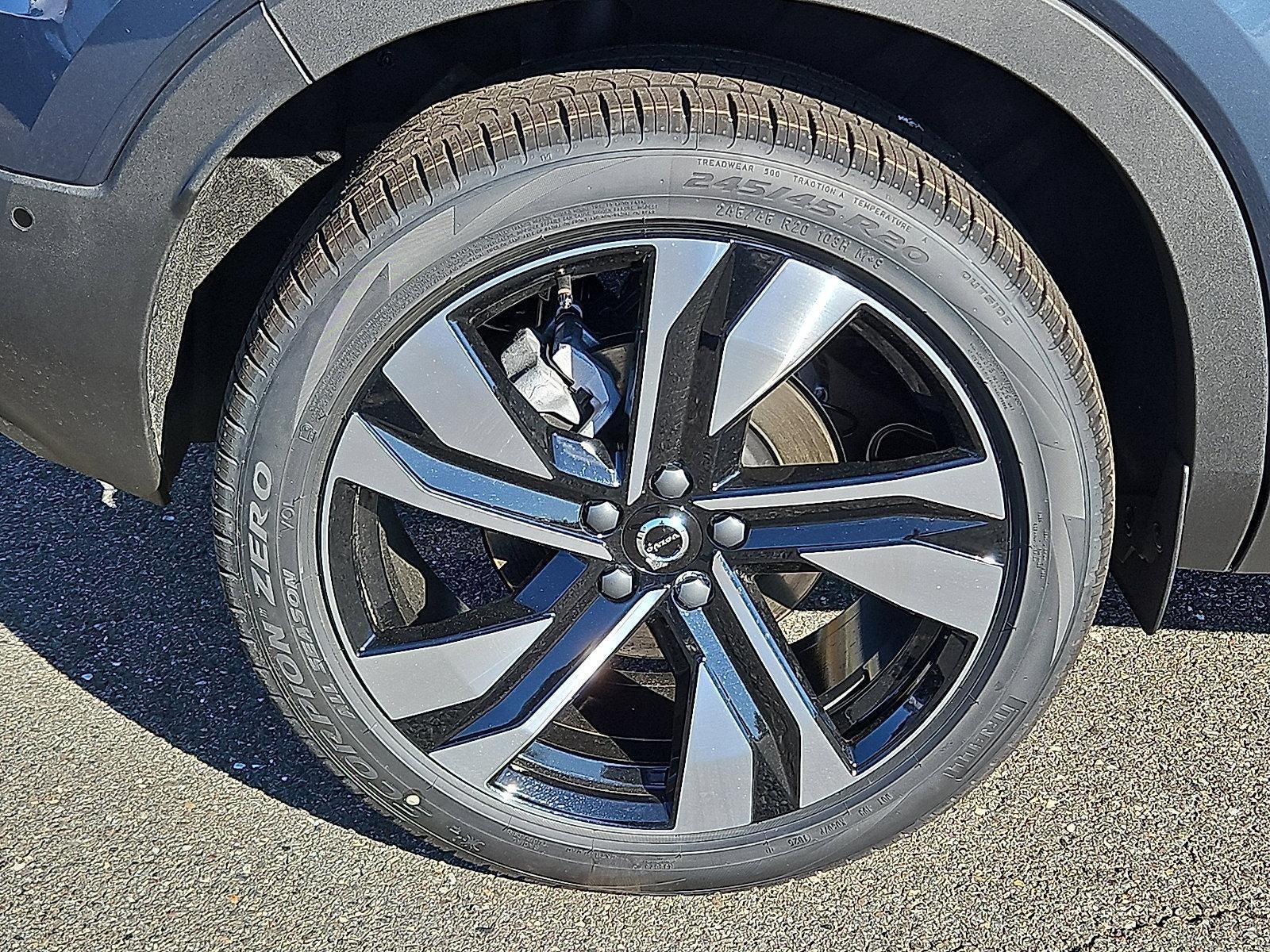 2026 Volvo XC40 B5 AWD Ultra