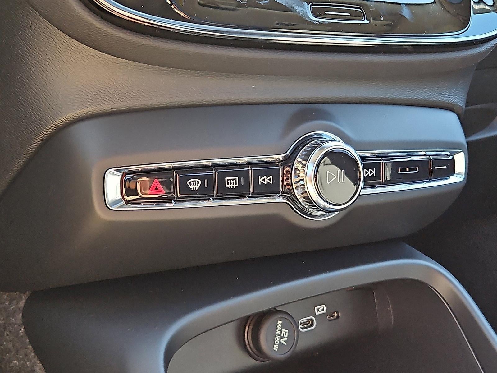 2026 Volvo XC40 B5 AWD Ultra