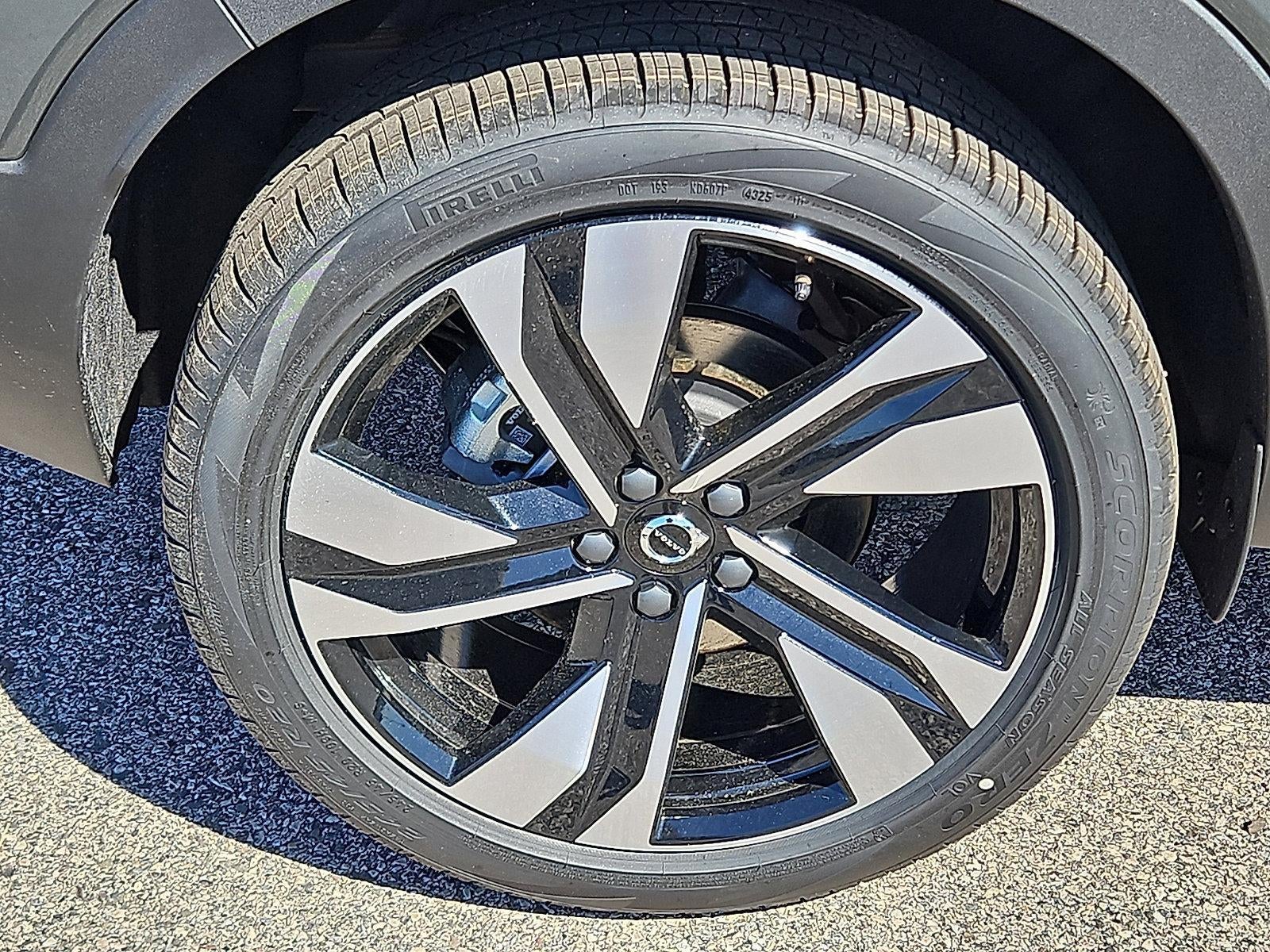 2026 Volvo XC40 B5 AWD Ultra