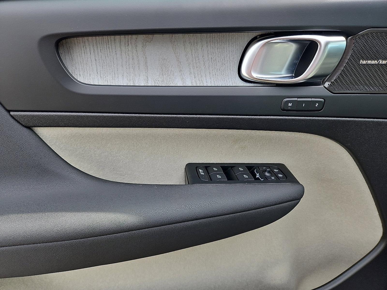 2026 Volvo XC40 B5 AWD Ultra