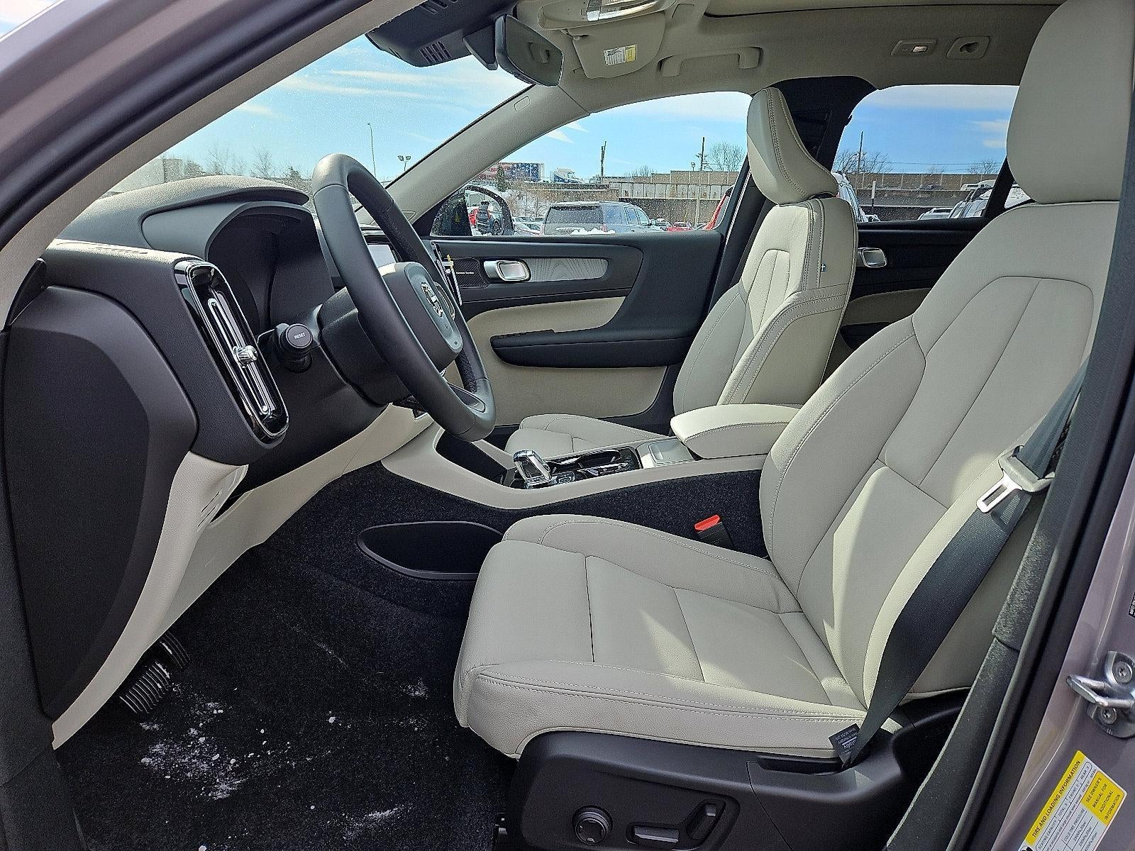 2026 Volvo XC40 B5 AWD Ultra