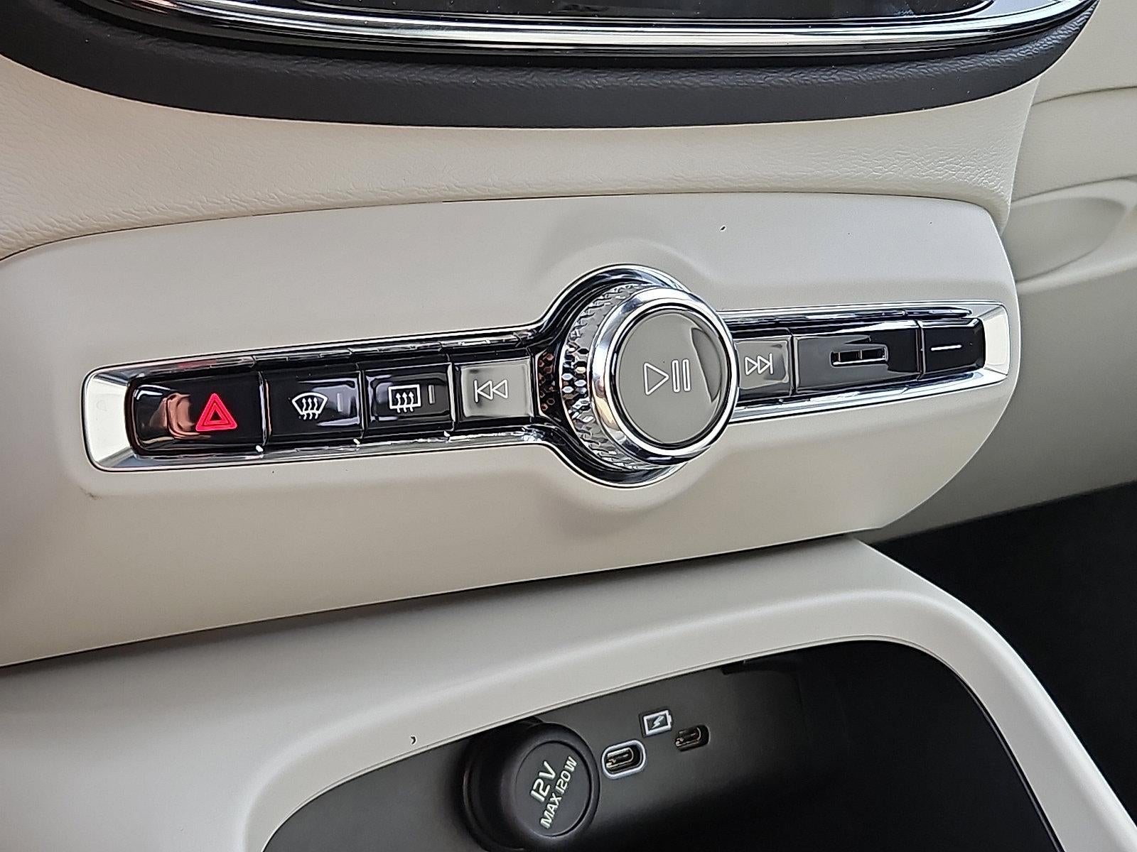 2026 Volvo XC40 B5 AWD Ultra