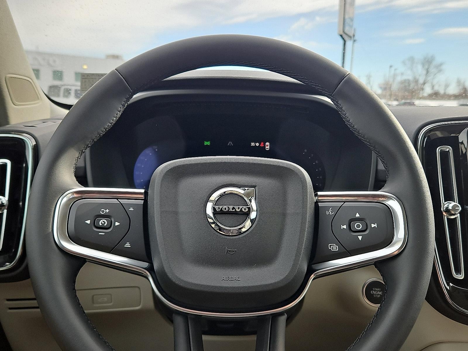 2026 Volvo XC40 B5 AWD Ultra