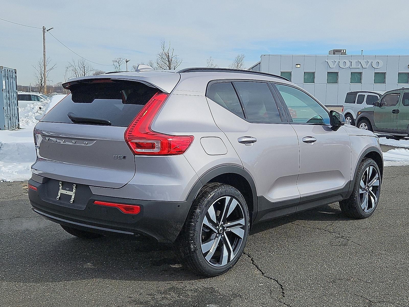 2026 Volvo XC40 B5 AWD Ultra