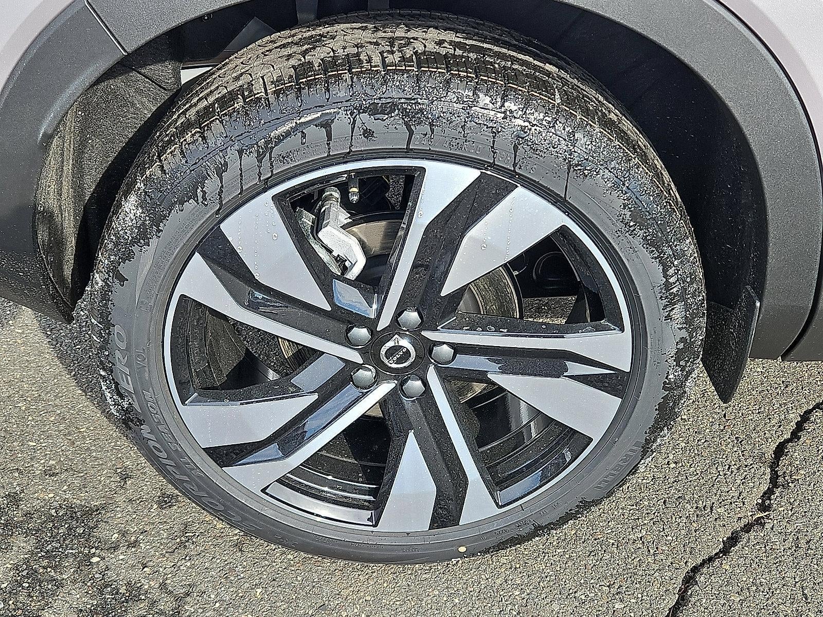 2026 Volvo XC40 B5 AWD Ultra