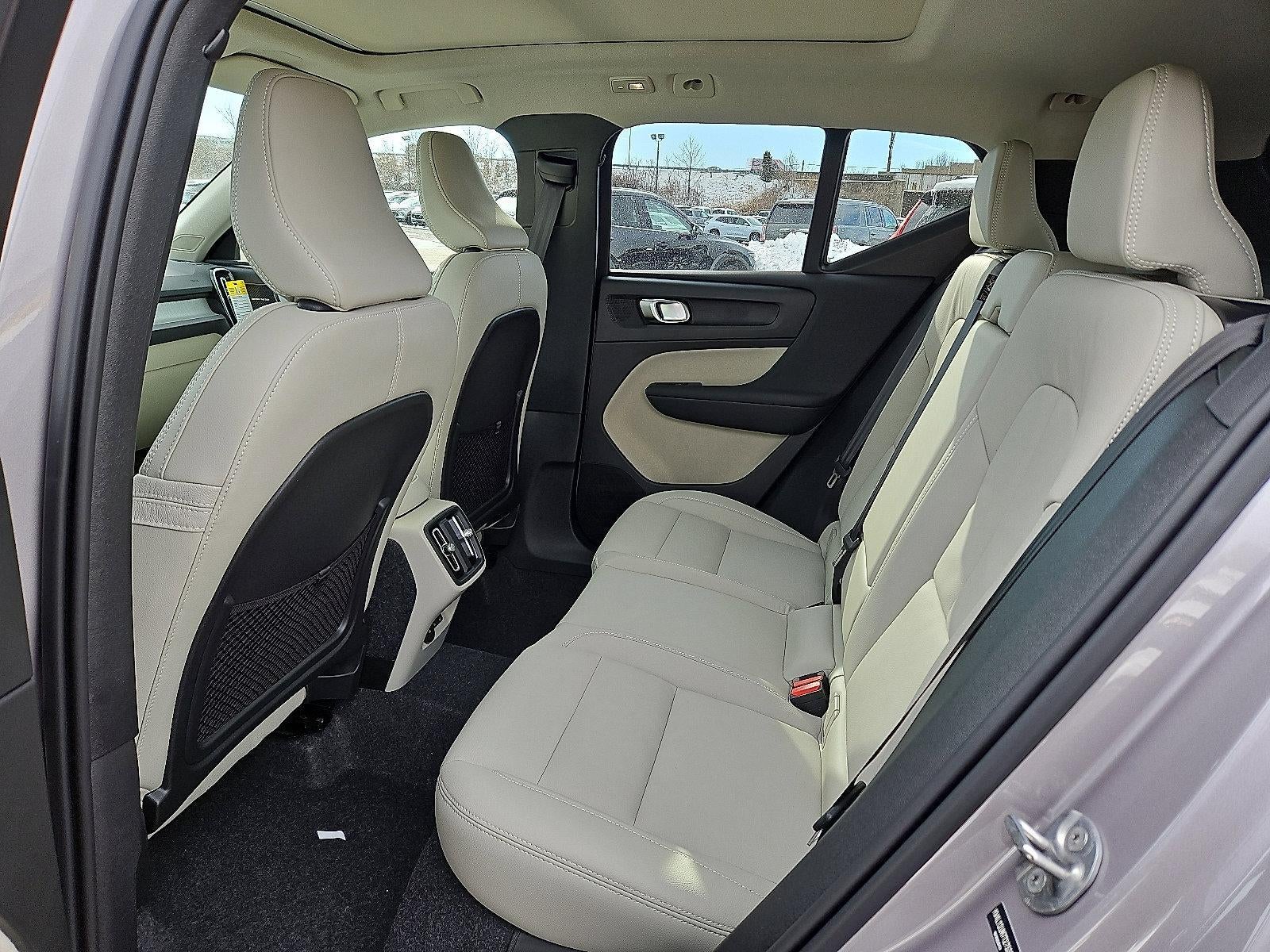 2026 Volvo XC40 B5 AWD Ultra