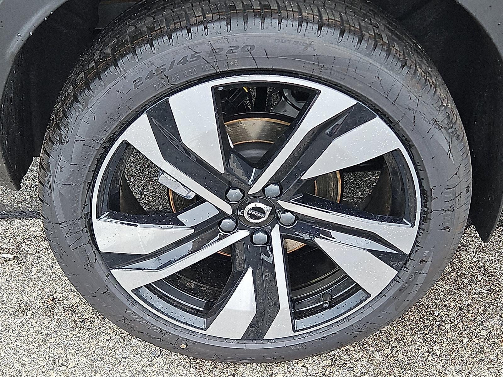 2026 Volvo XC40 B5 AWD Ultra