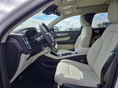 2026 Volvo XC40 B5 AWD Ultra
