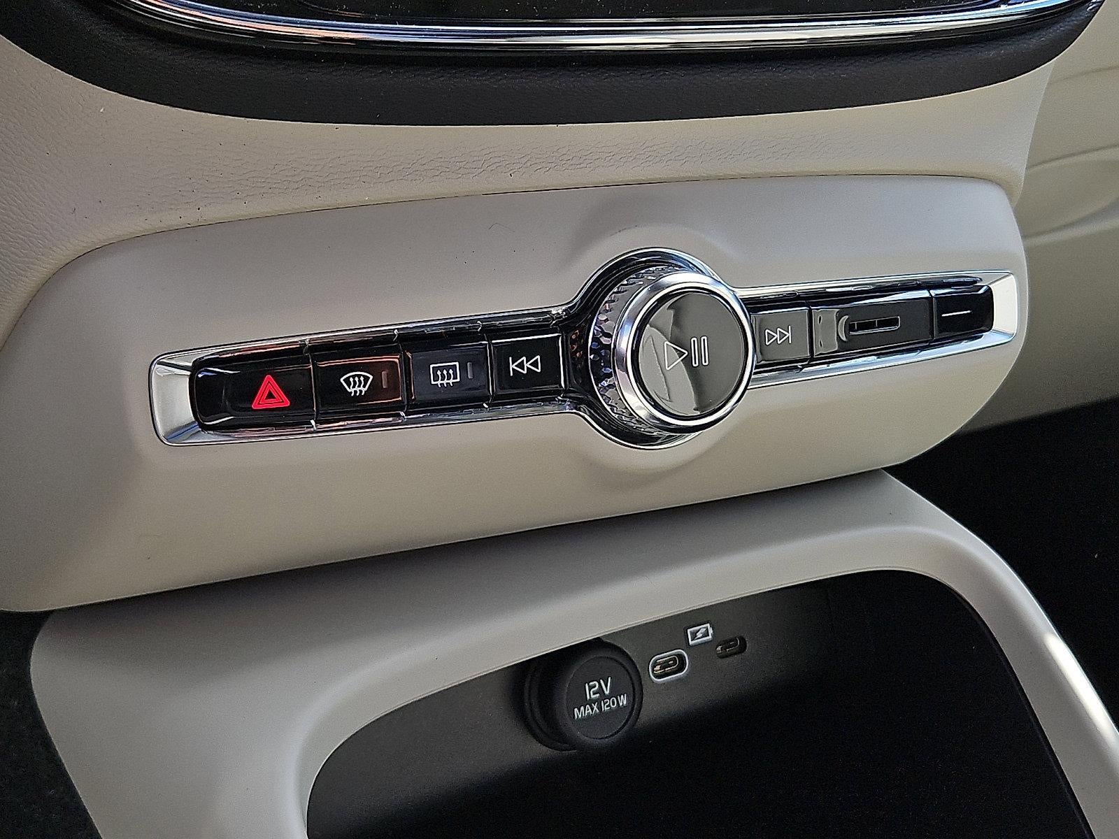 2026 Volvo XC40 B5 AWD Ultra