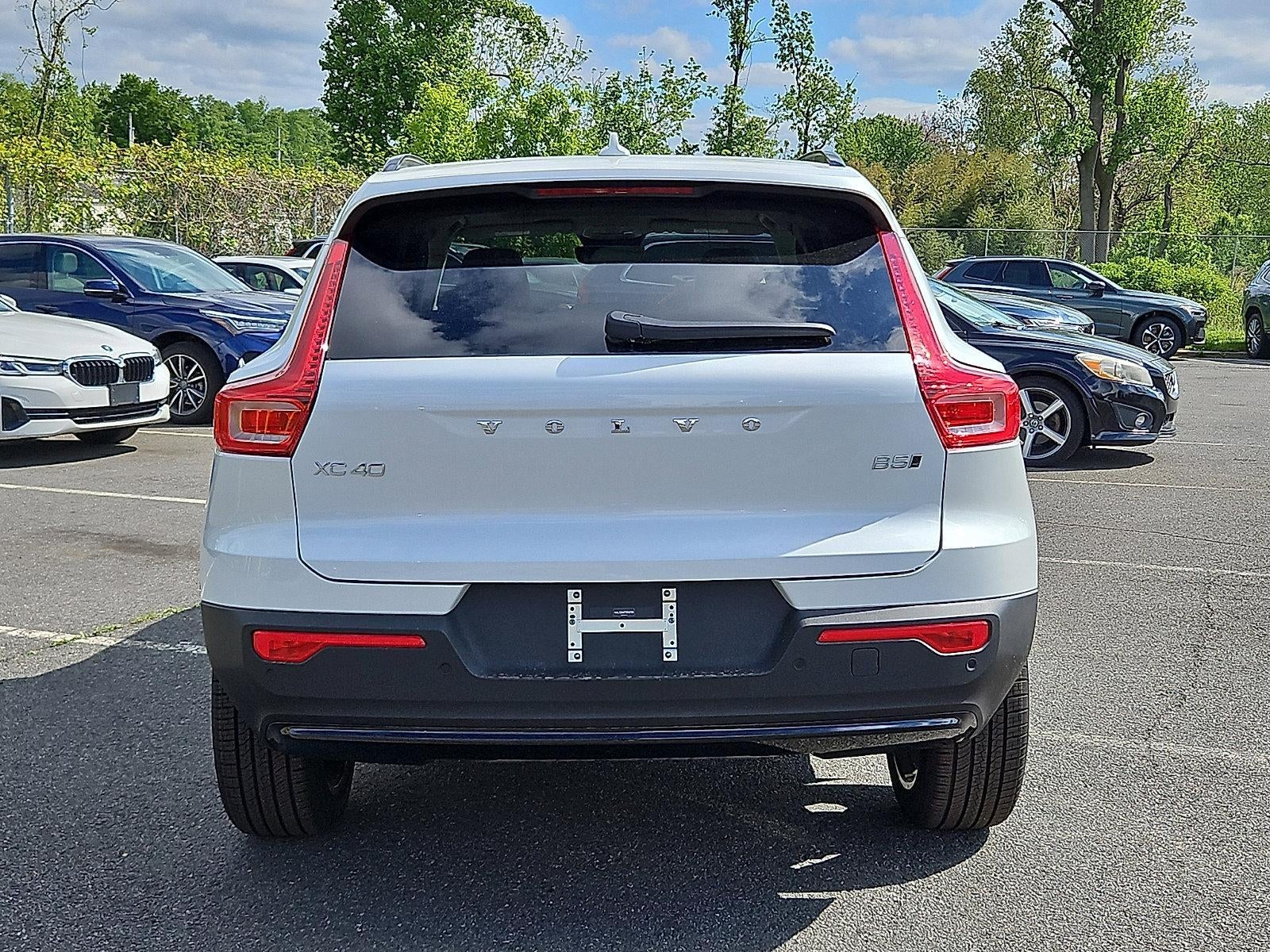 2026 Volvo XC40 B5 AWD Ultra
