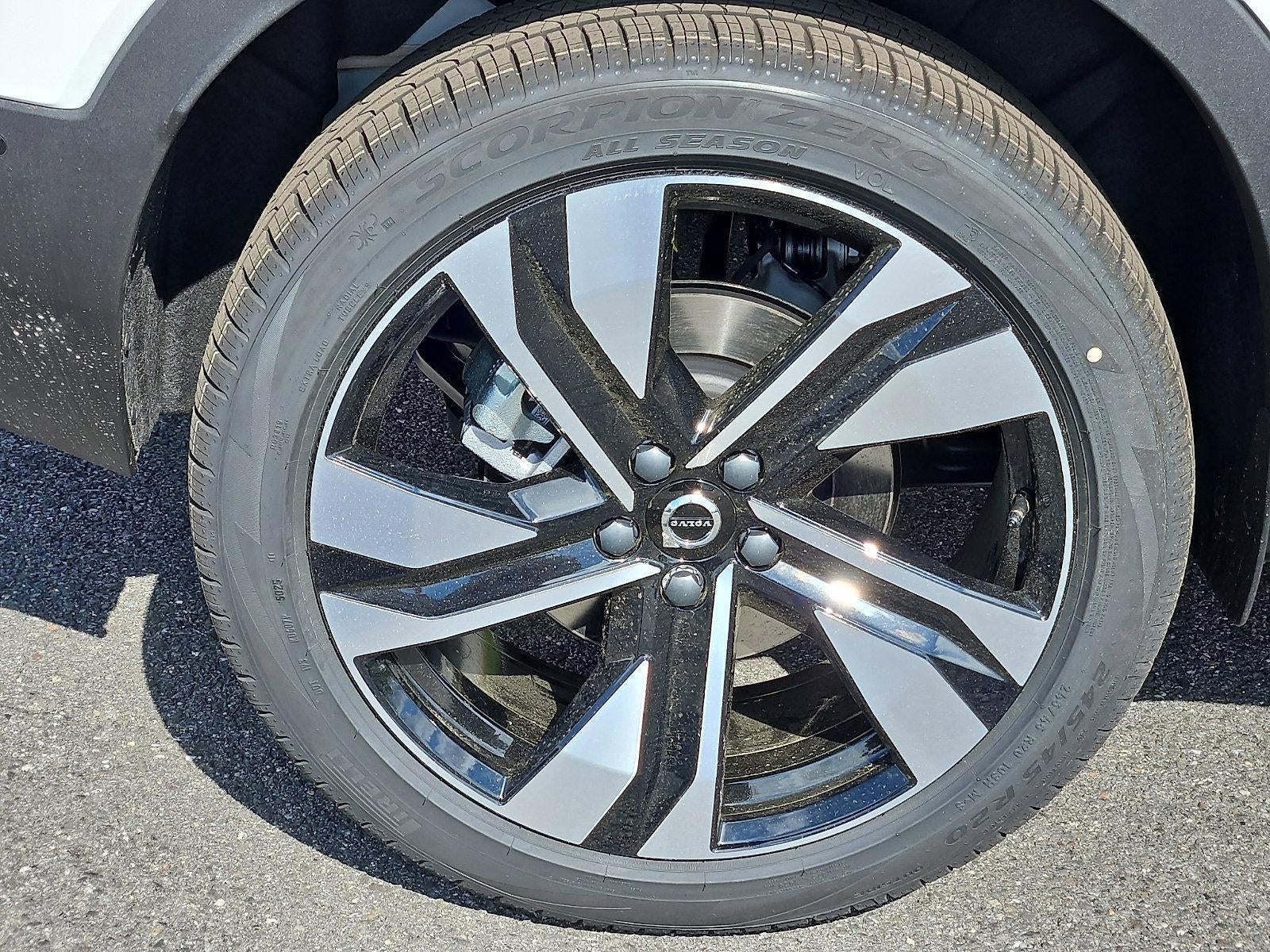 2026 Volvo XC40 B5 AWD Ultra