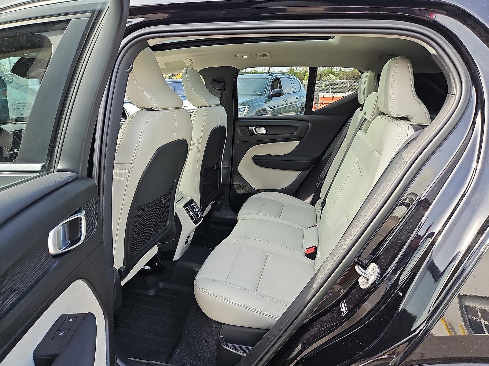 2023 Volvo XC40 B5 AWD Plus Bright Theme