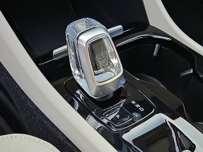 2023 Volvo XC40 B5 AWD Plus Bright Theme