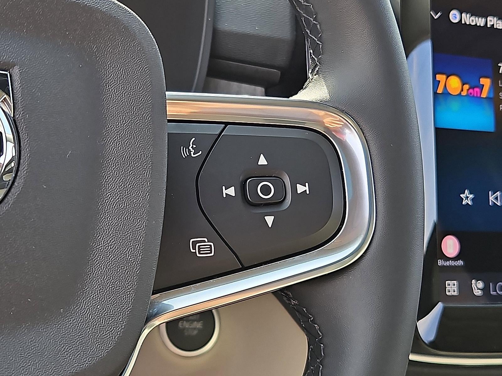 2023 Volvo XC40 B5 AWD Plus Bright Theme