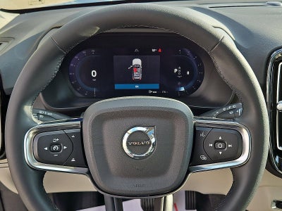 2023 Volvo XC40 B5 AWD Plus Dark Theme