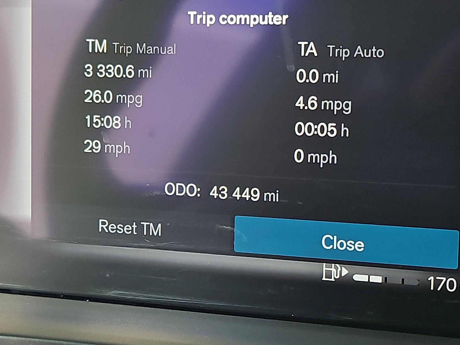 2023 Volvo XC40 B5 AWD Plus Dark Theme